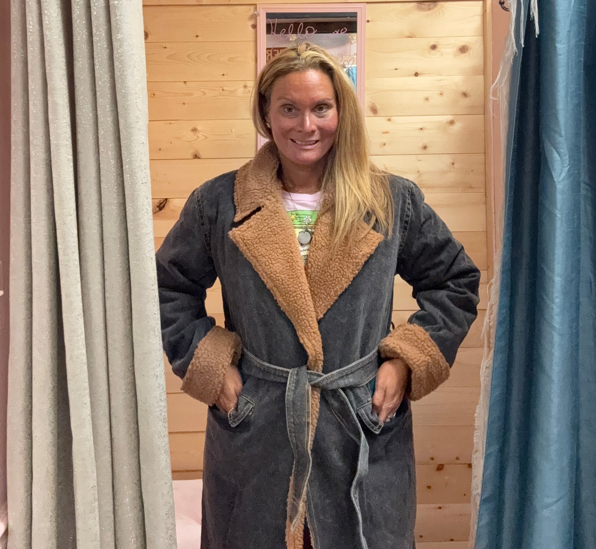 Panthia coat front