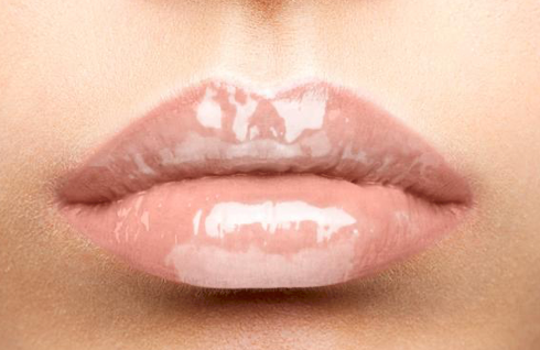 glossy lips
