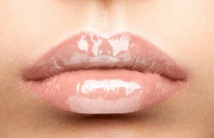 glossy lips